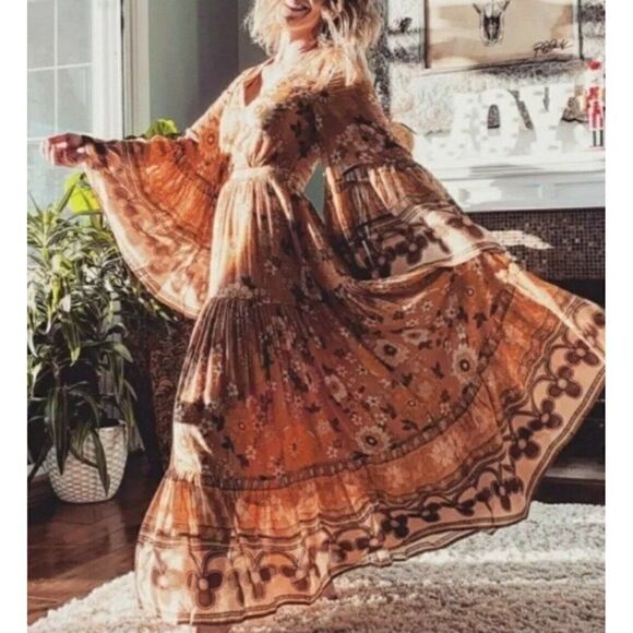 NEW SPELL & THE GYPSY COLLECTIVE BUTTERCUP GOWN - Picture 1 of 7